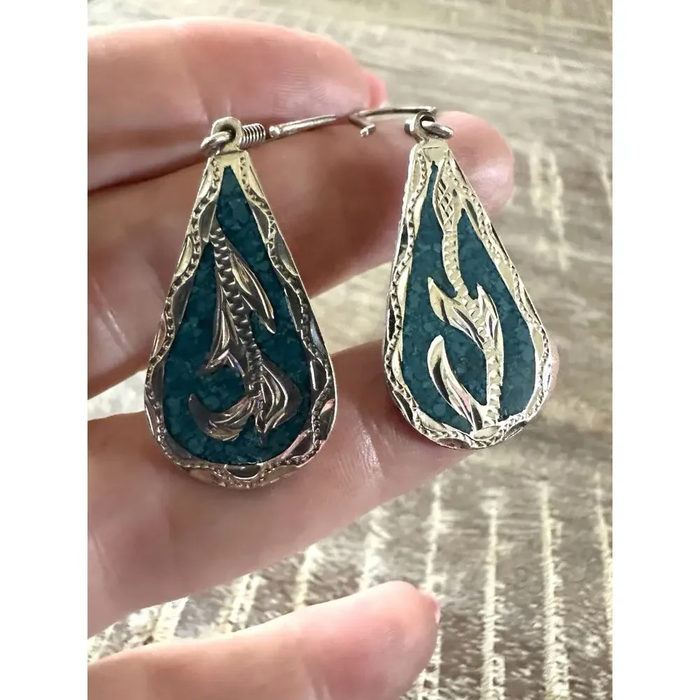 Vintage Mexican Diamond Cut Sterling Silver Pressed Turquoise Inlay Earrings